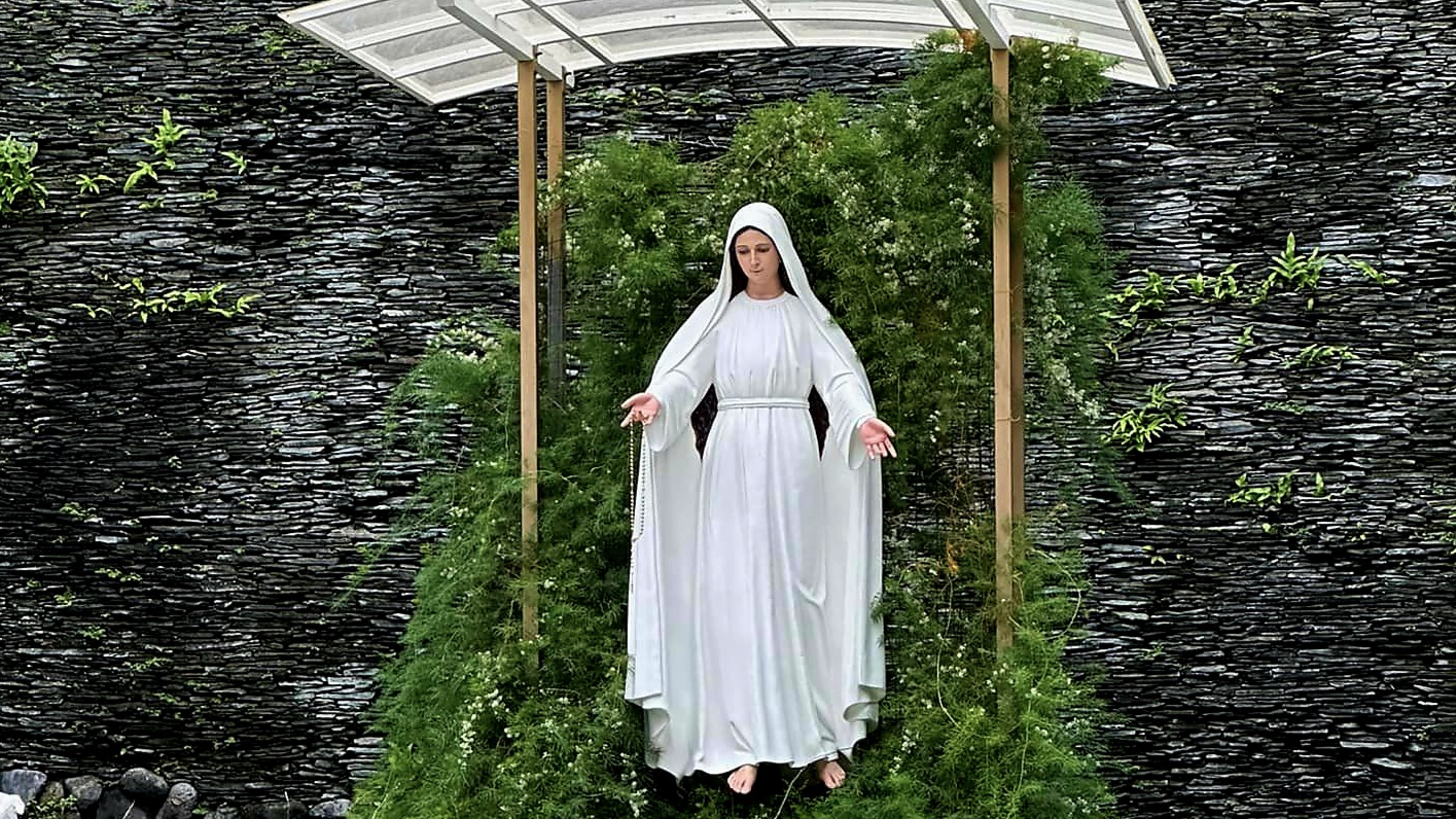 20 Reasons to Believe in Mary’s Apparitions at Lipa